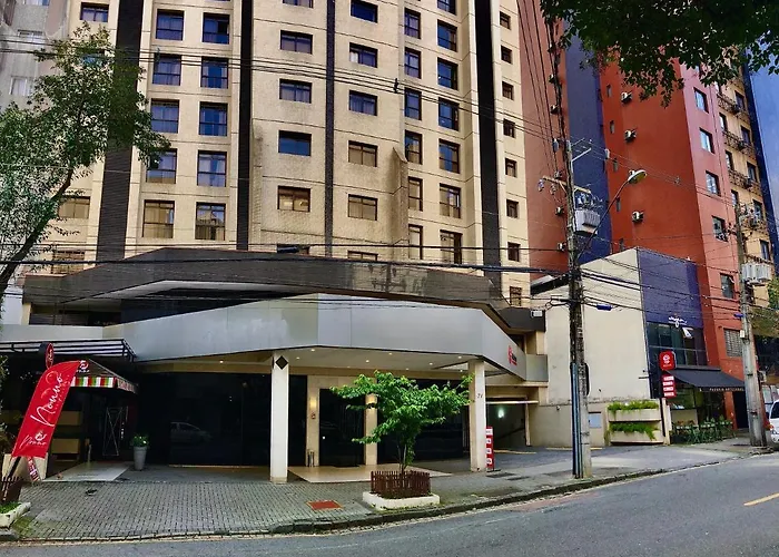 Apartamento completo no Batel